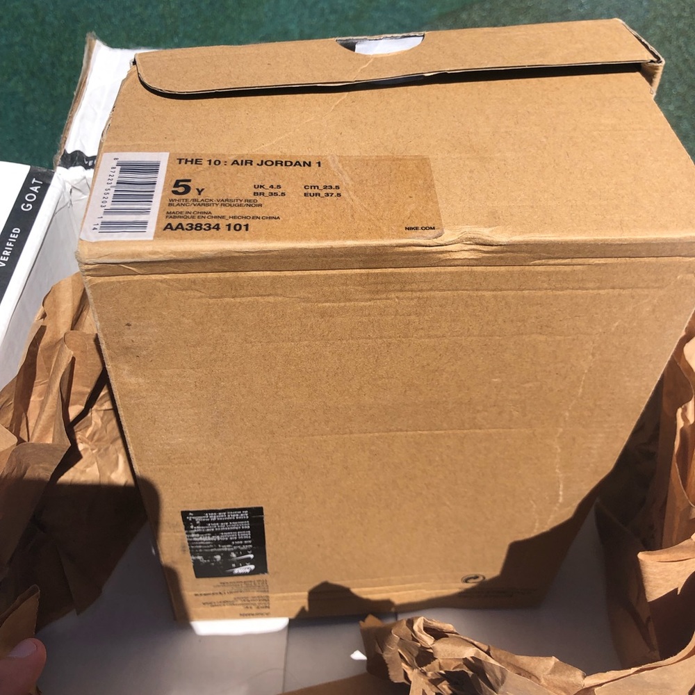 Off-White “ Chicago “ Air Jordan 1 - Picture 2 of 8